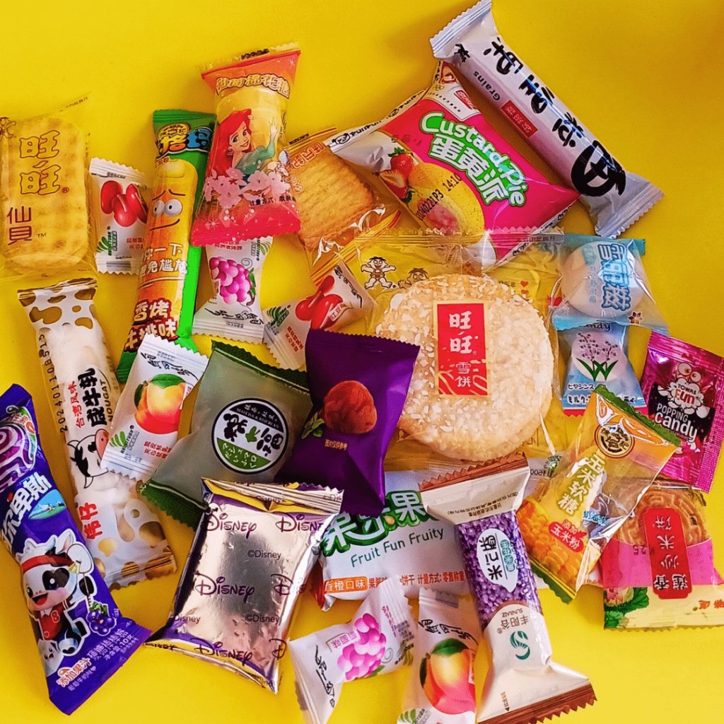 Kit doces Comidas Coreanos e Japoneses diferentes (balas diferentes, salgadinhos, chocopie, koala)